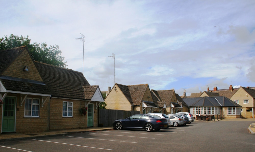 Queens Head Inn 24/35