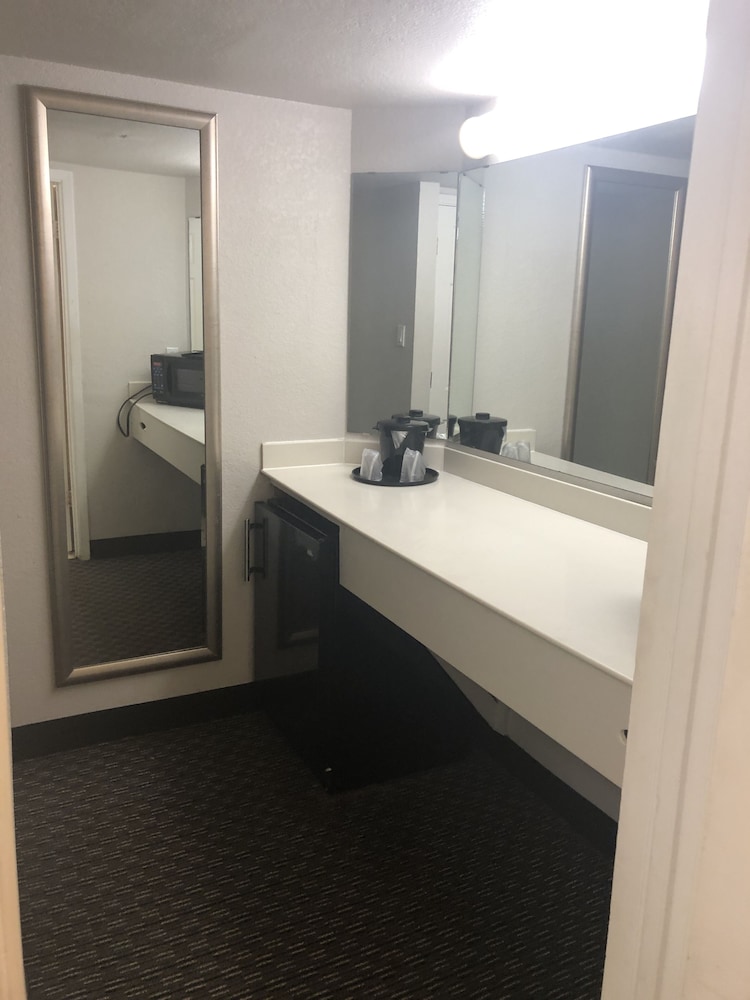 La Quinta Inn by Wyndham Austin Oltorf 32/33