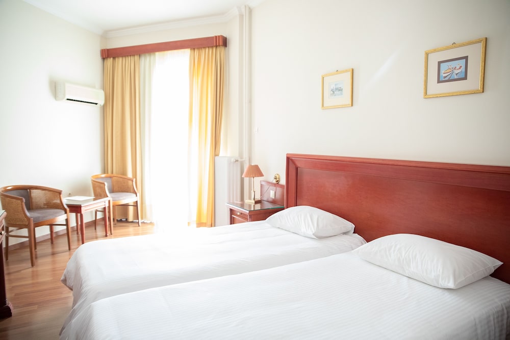Tzaki Hotel 11/42