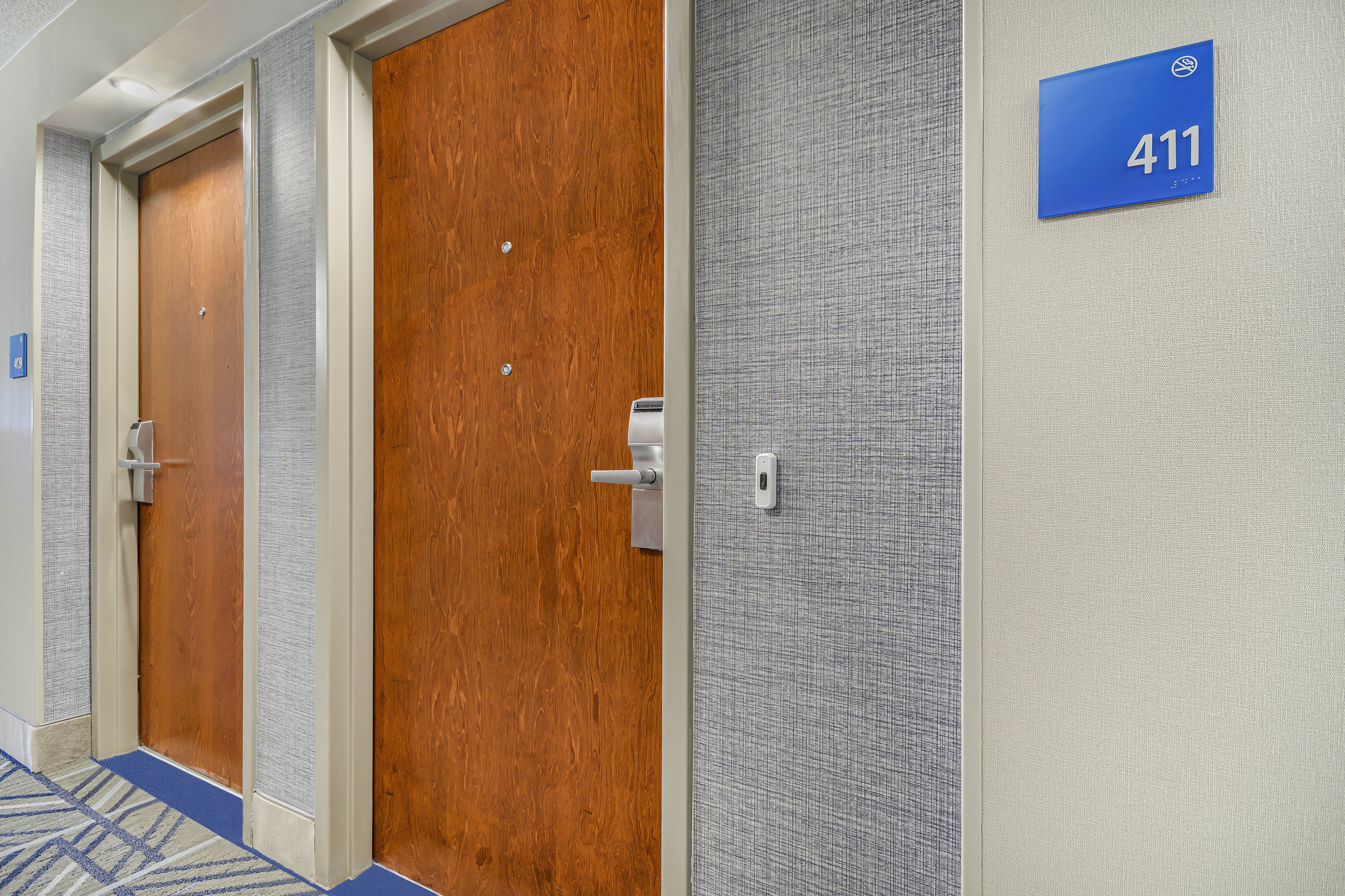 Holiday Inn Express Hotel Suites Buffalo Airport 30/58