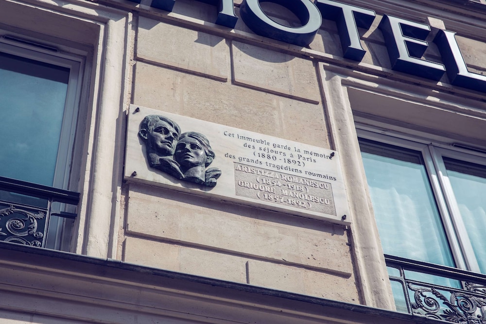 TIMHOTEL LE LOUVRE in PARIS