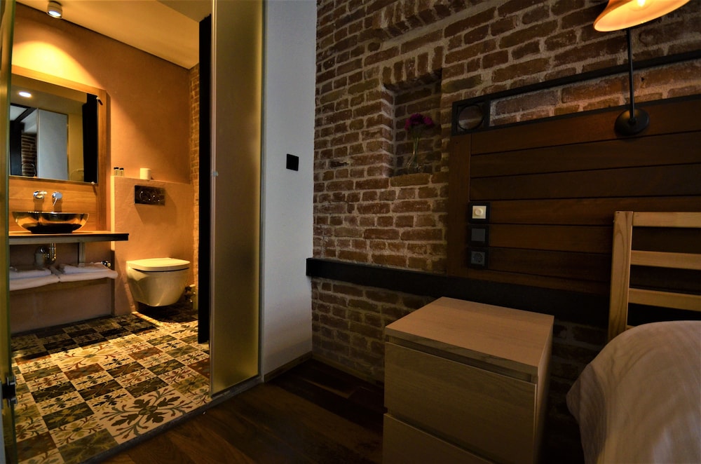 Unver Galata Apart 24/53