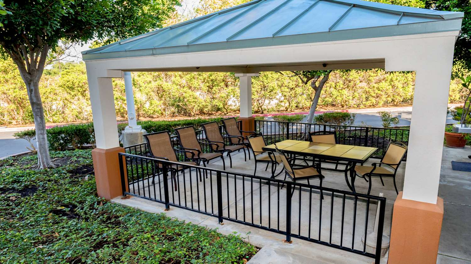 Sonesta Simply Suites Irvine Spectrum 8/10