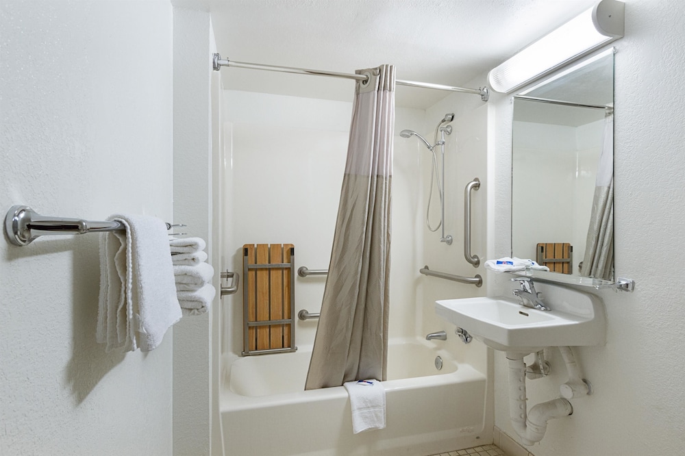 Motel6 Mesa, AZ - South 16/47