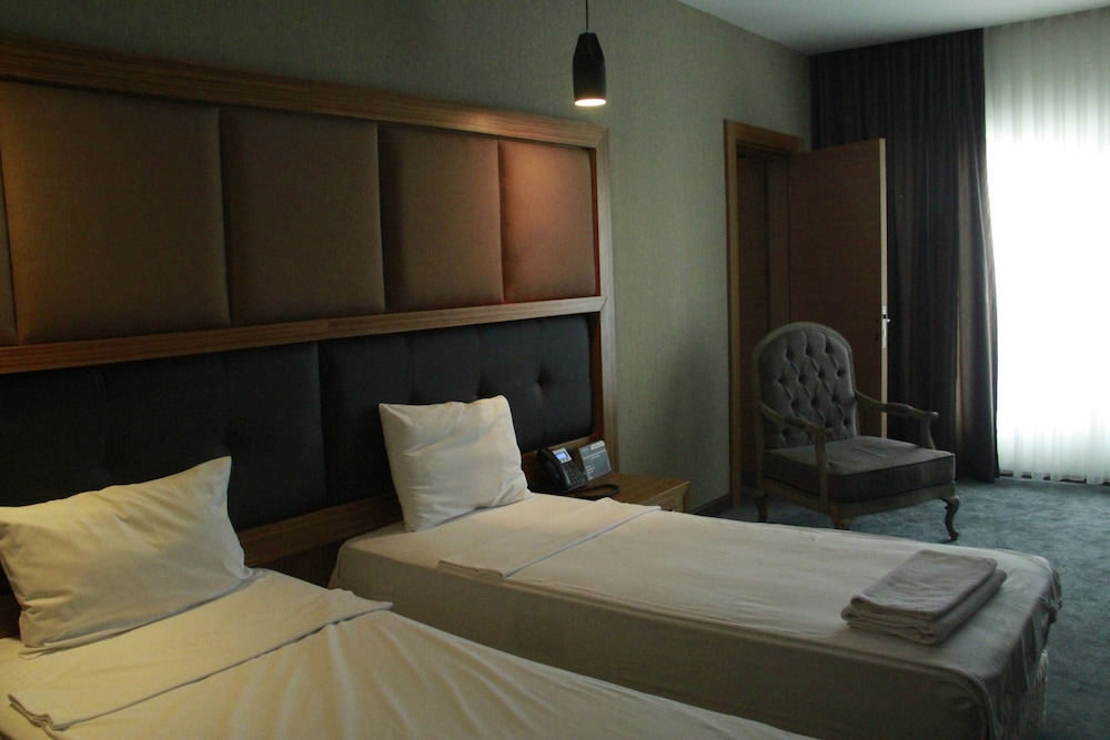 Room at Sky Hotel Baku, BAKU