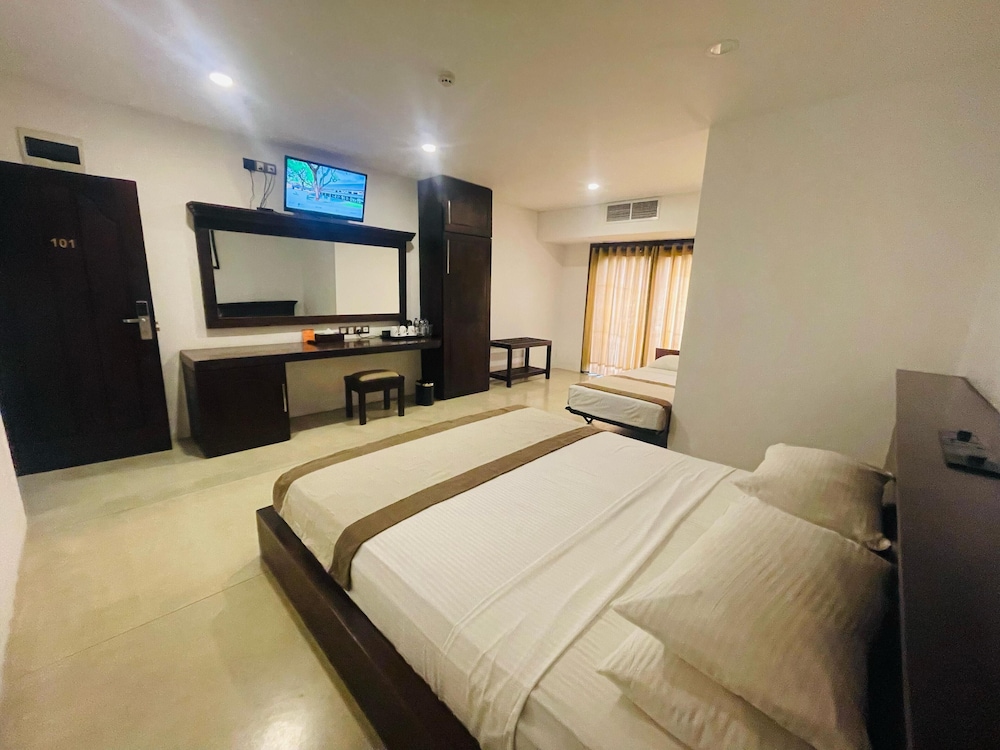 Rajarata Hotels 16/50