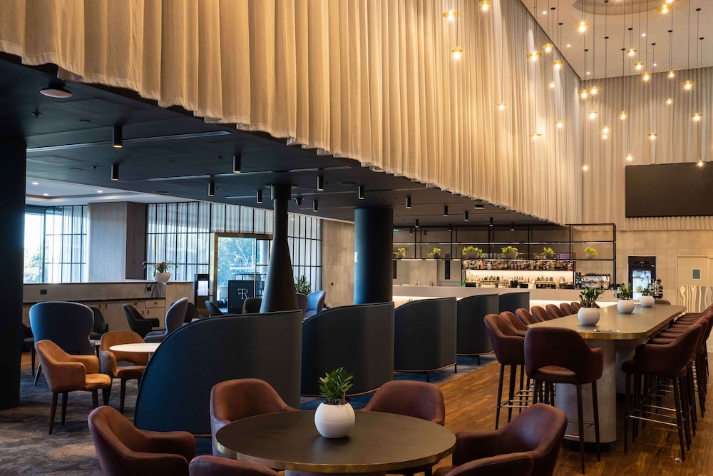 Oval Hotel Adelaide 35/50