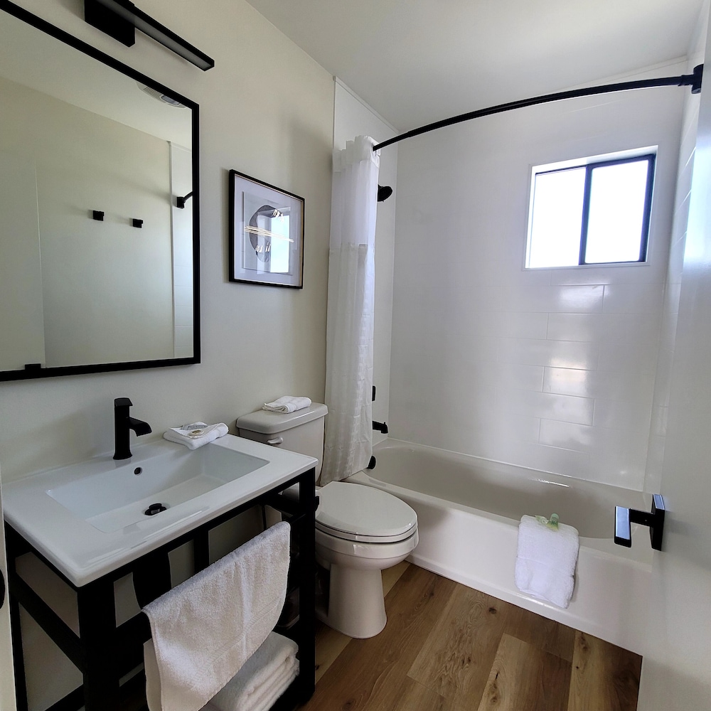Richland Inn And Suites 32/32