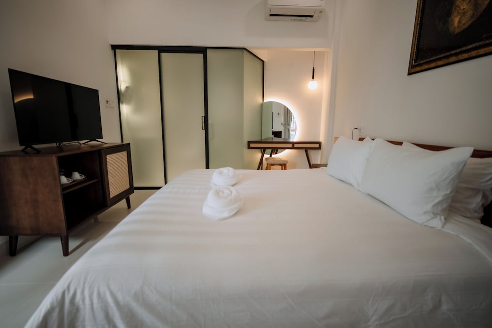 Hue Riverside Villa 12/50