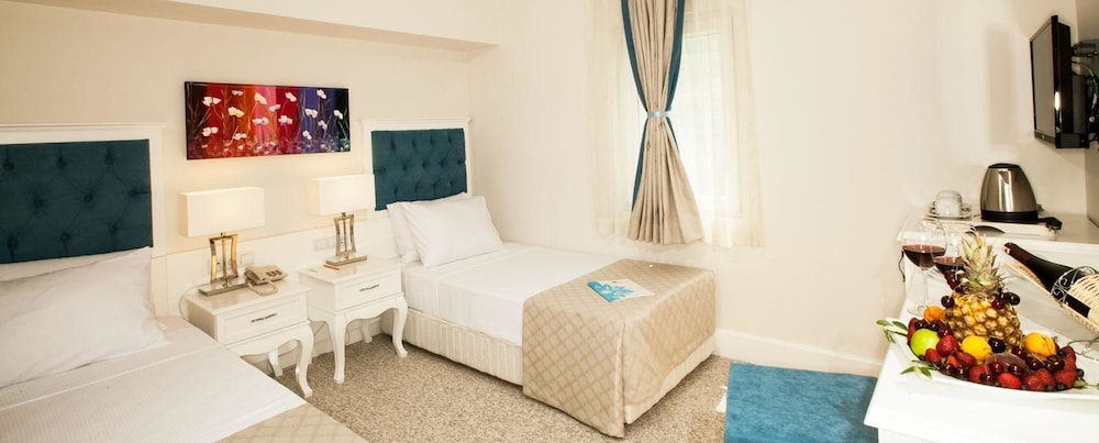 Zena Hotel Bodrum 10/25