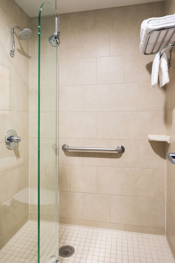 Hyatt Place South Bend / Mishawaka 20/20