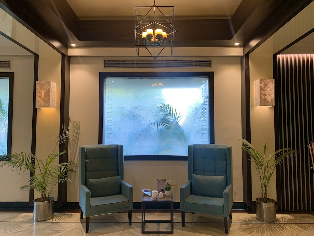 Royale Sarovar Portico Agra 15/65