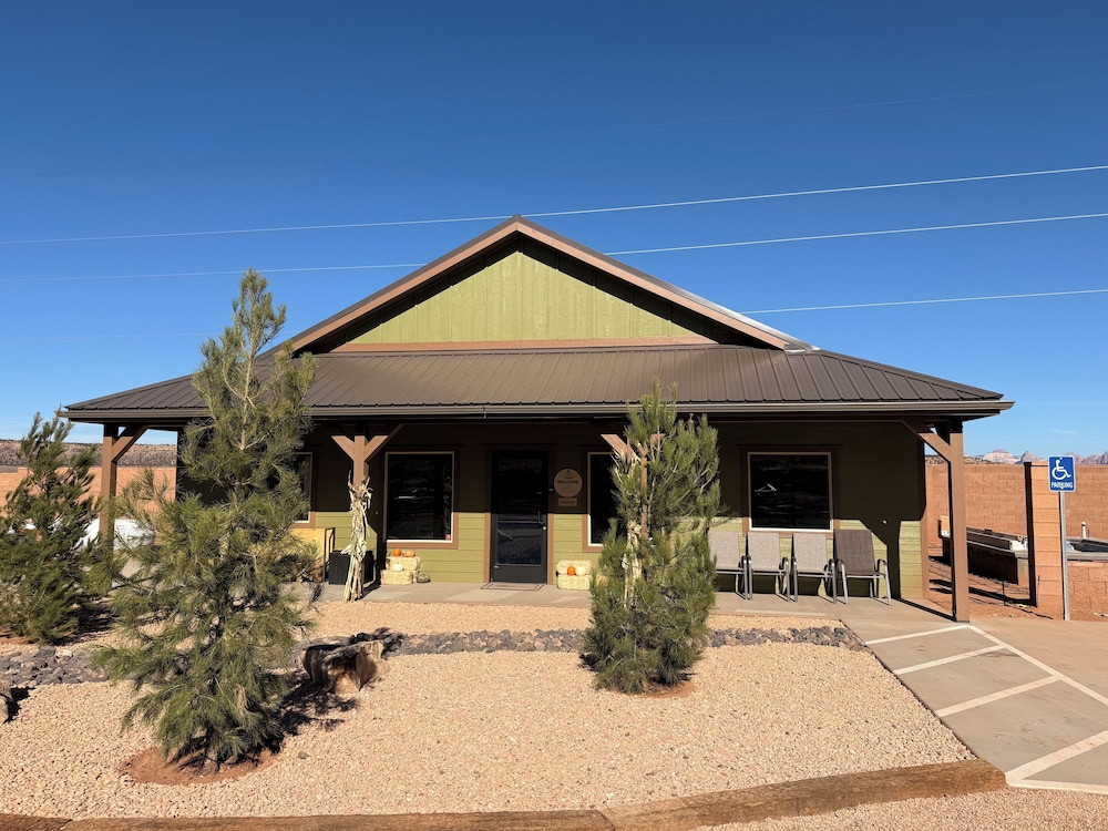 Gooseberry Lodges 10/79