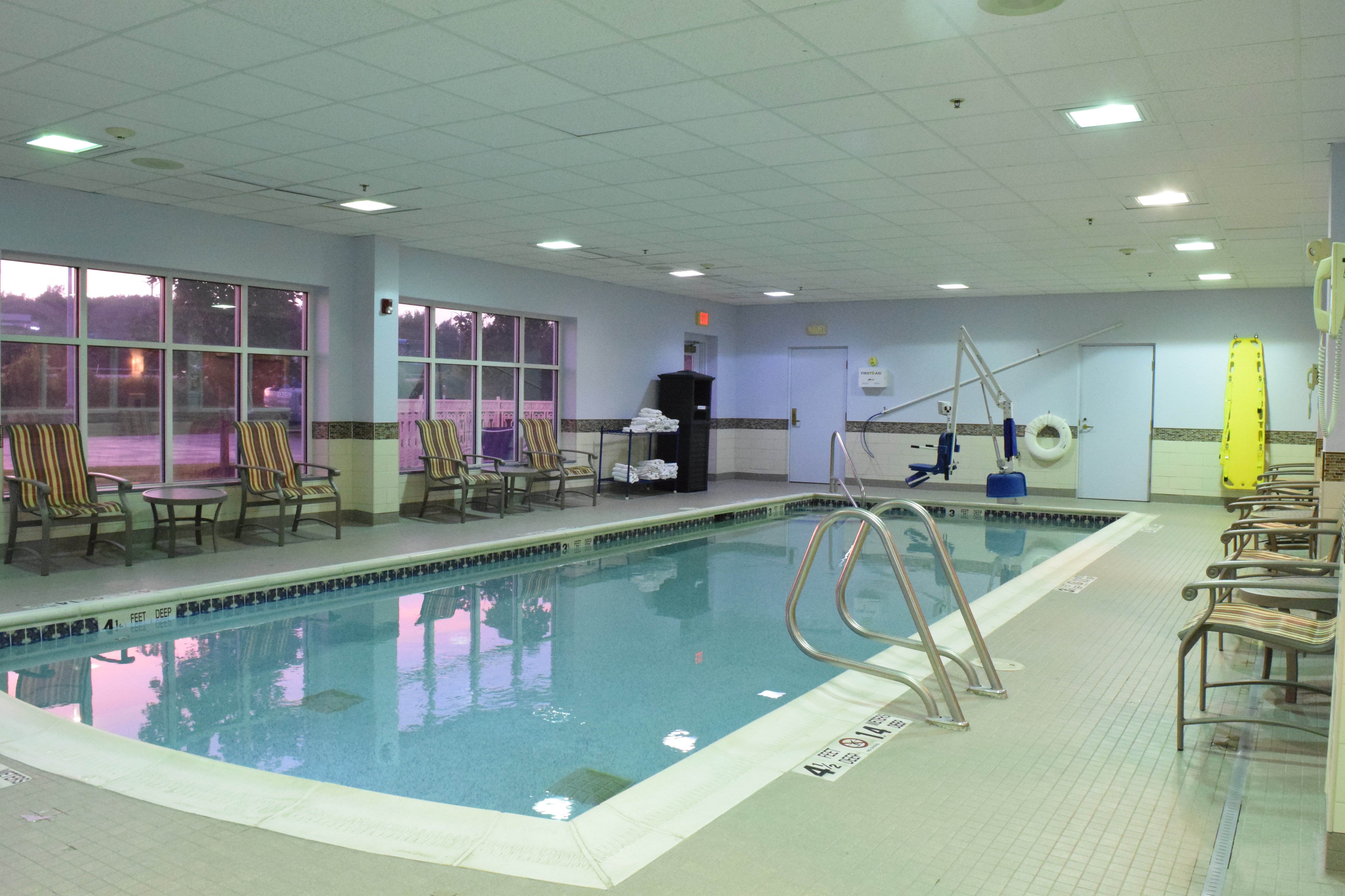 Holiday Inn Express Hotel Amp Suites Watertown Thousand Island 41/56