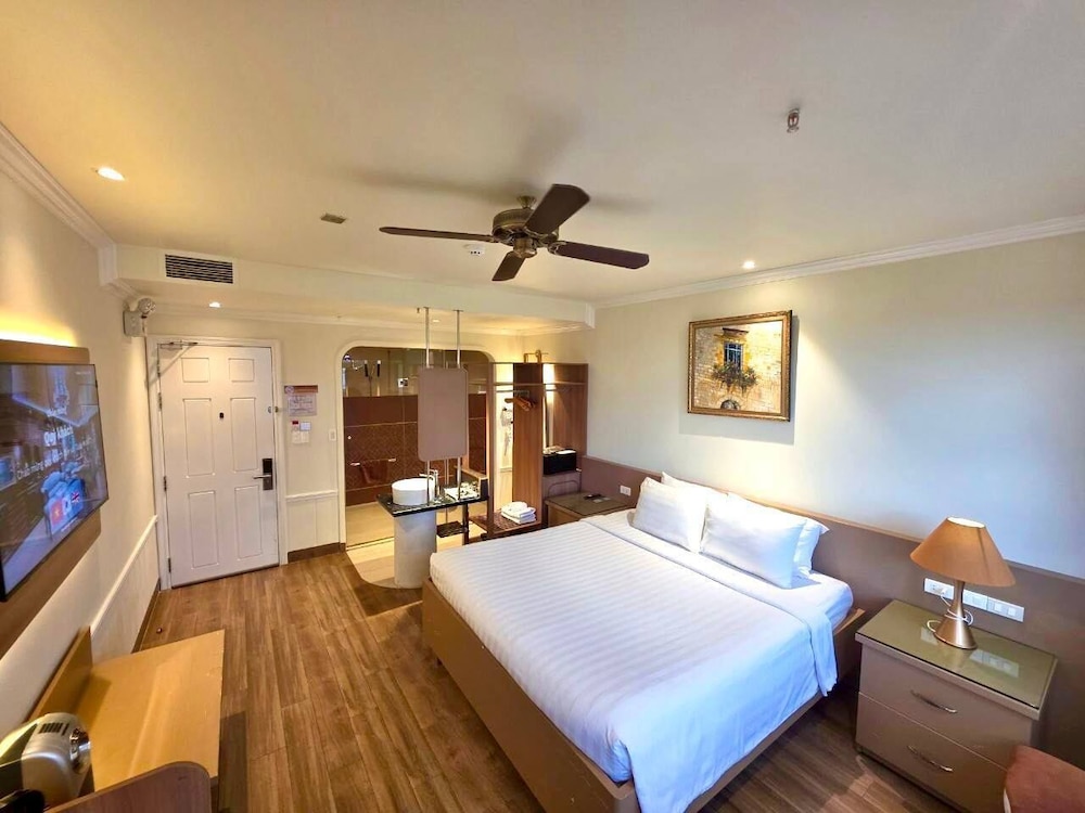 Tulip Hotel 2 38/66