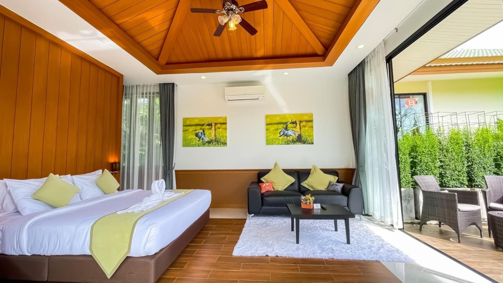 Villa, Creek View