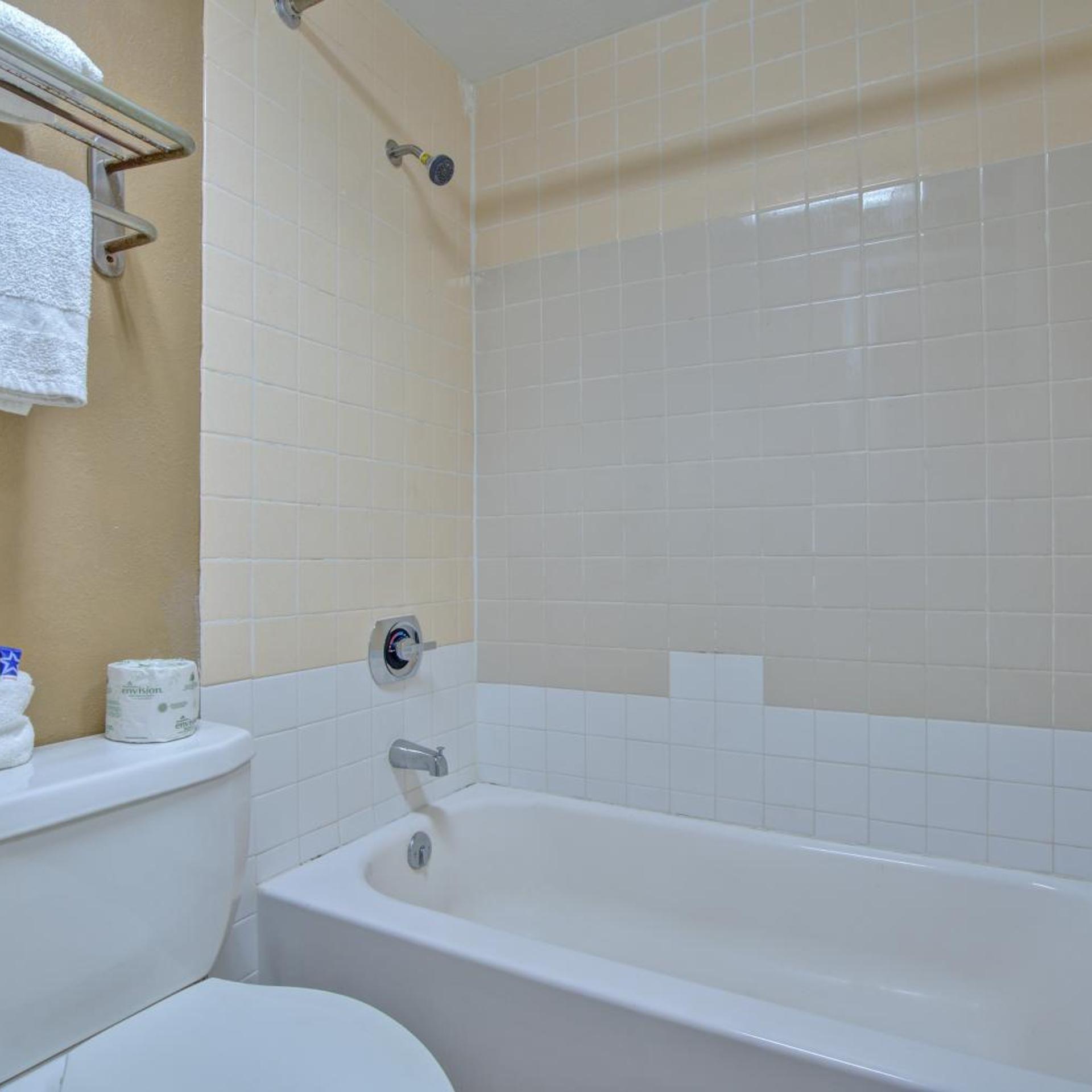 غرفة رباعية، Americas Best Value Inn Laredo 6/10