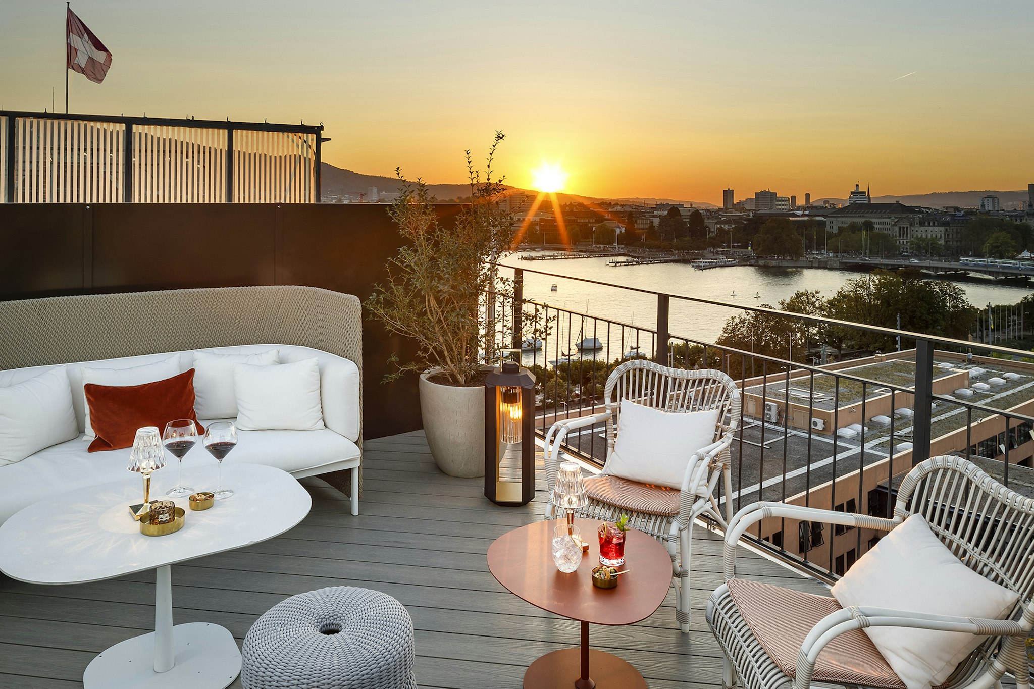 Small Luxury Hotel Ambassador Zurich 41/48