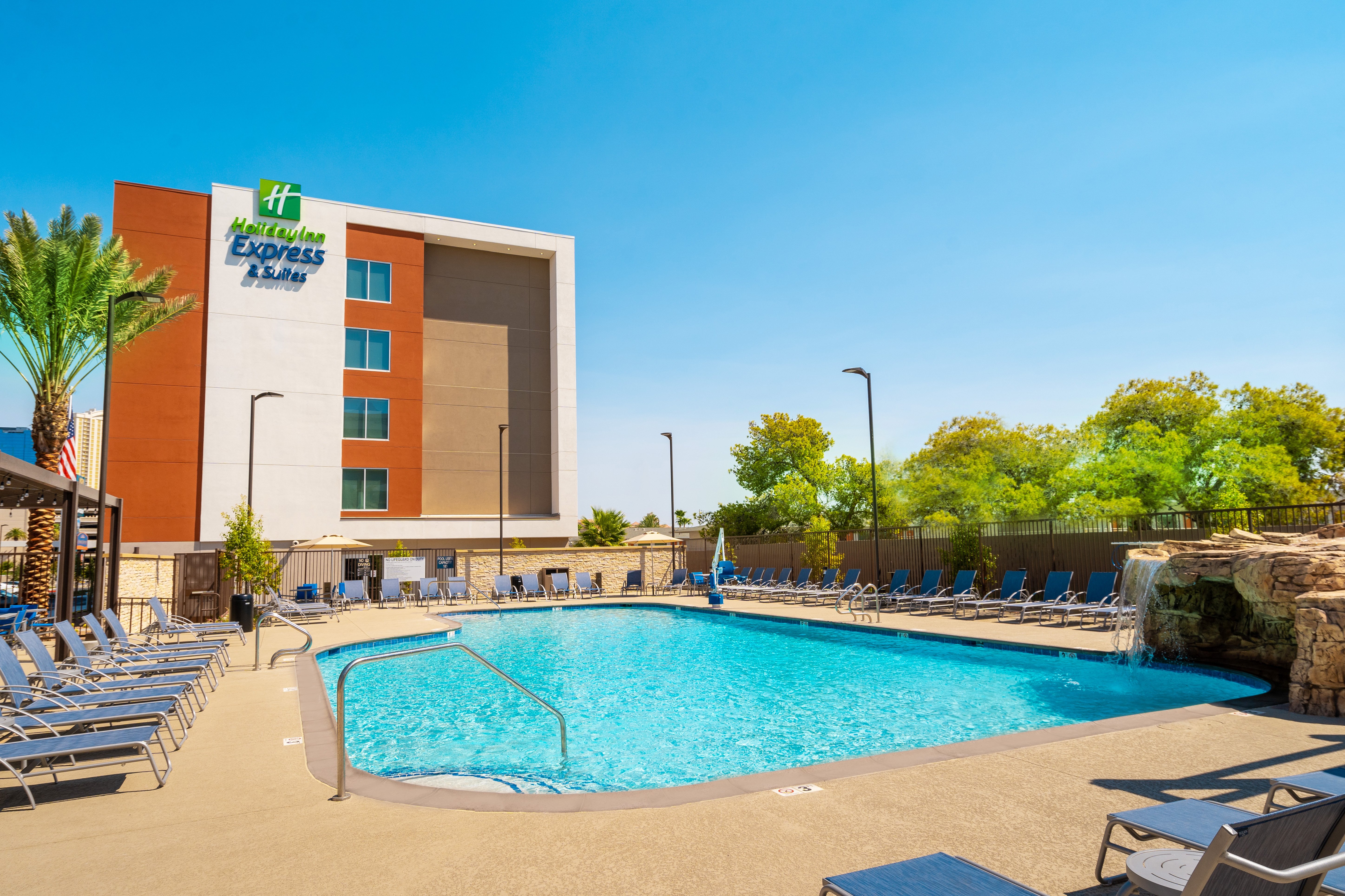 Holiday Inn Express And Suites Las Vegas E Tropicana 6/52