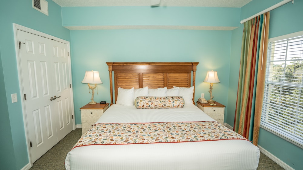 Barefoot Suites 12/69
