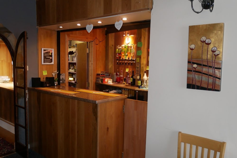 The Monsell Hotel 4/34