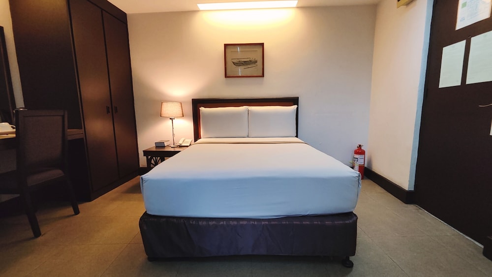 Rajah Park Hotel 25/50
