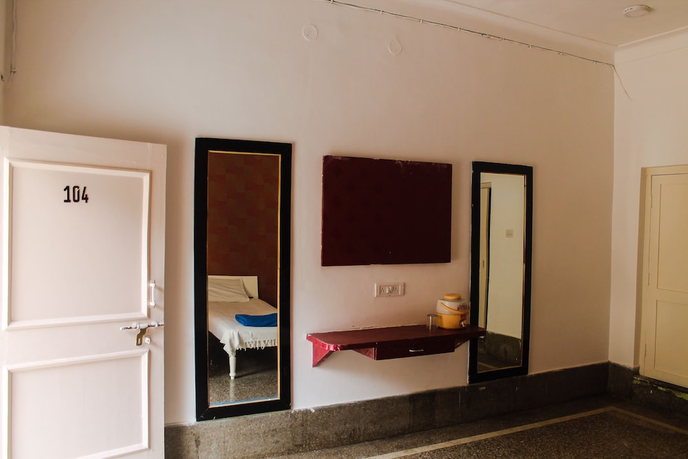 Hotel Anand Palace 2/40