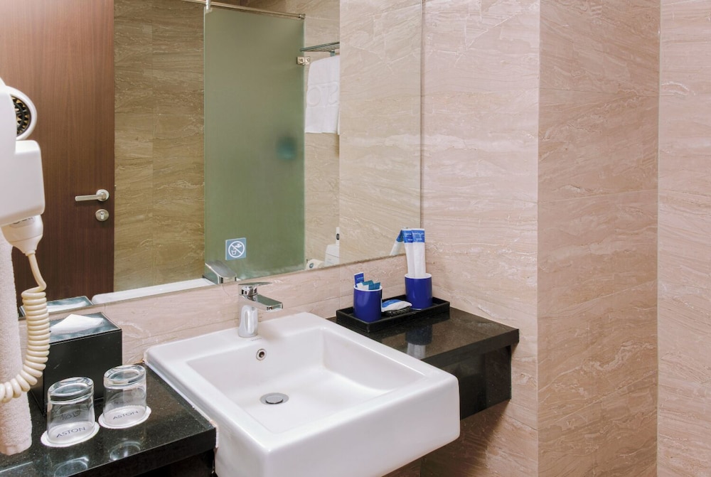 Aston Gorontalo Hotel & Convention Center 54/61