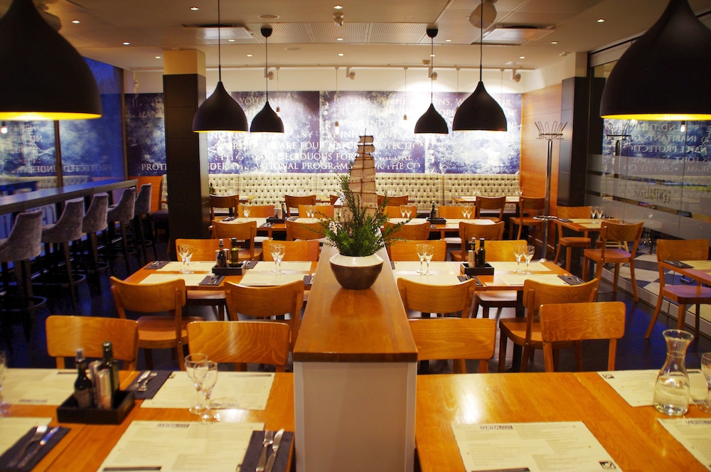 restaurant cafeteria