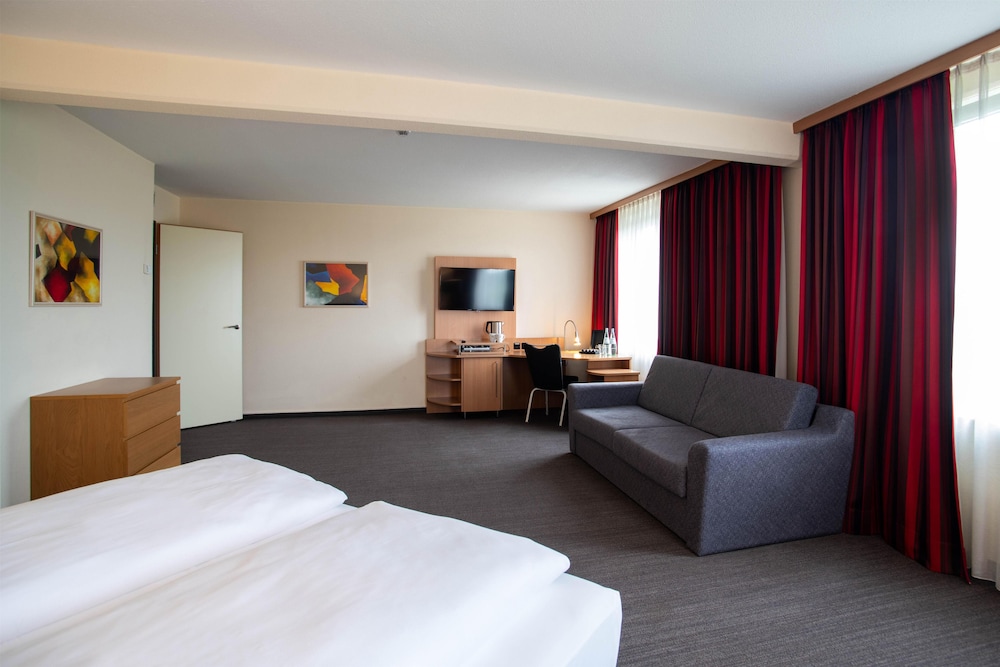 غرفة عائلية بسرير كوين مع أريكة، Best Western Conference Airporthotel Frankfurt-Moerfelden 7/10