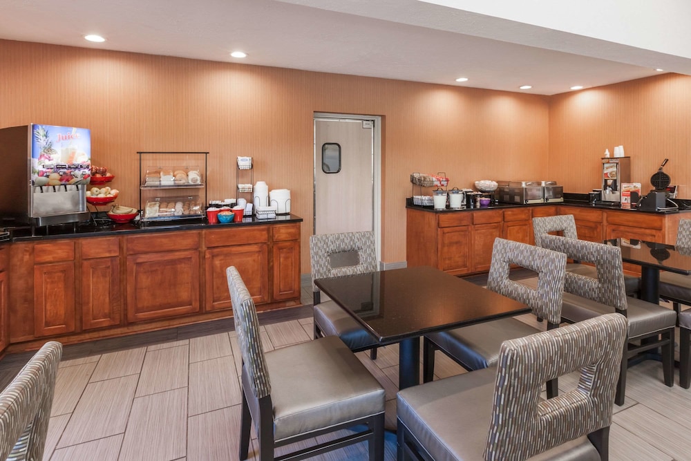 Wingate by Wyndham Canton/Hall of Fame 18/24