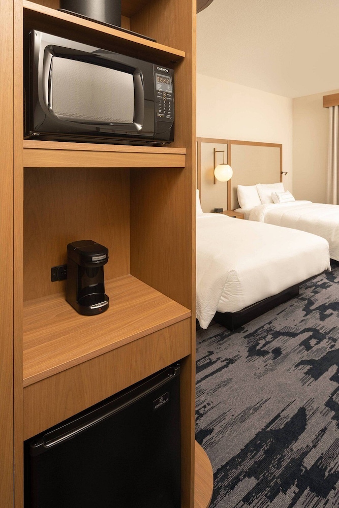 Fairfield Inn & Suites by Marriott Stony Creek 8/19