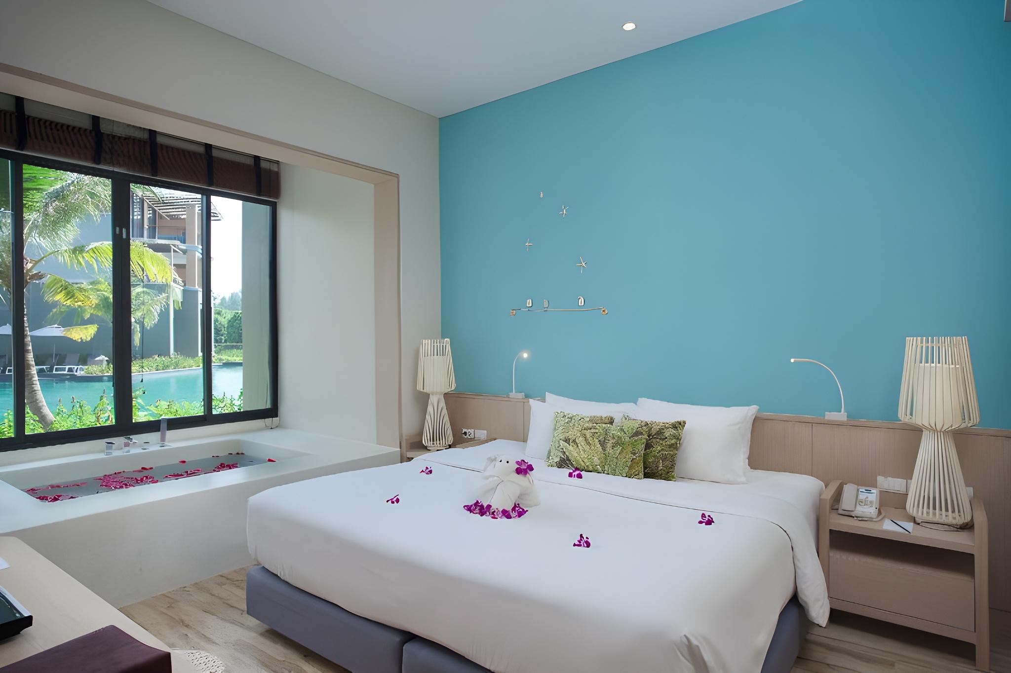 Deluxe, Suite, Single Bed, Hot Tub, Pool Access