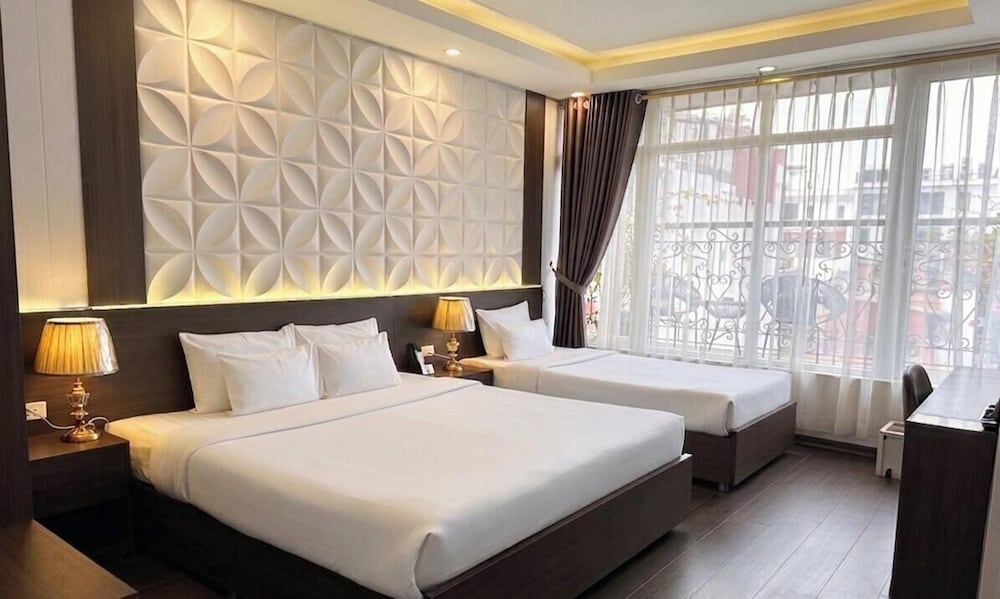 Diamond, Suite, King Bed, Balcony