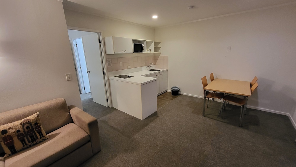 Manukau Motor Lodge 42/58
