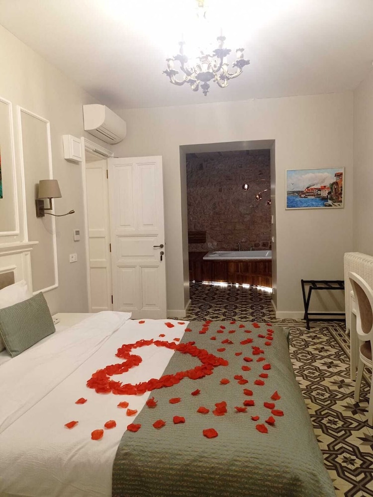 Triada Hotel Buyukada 34/60