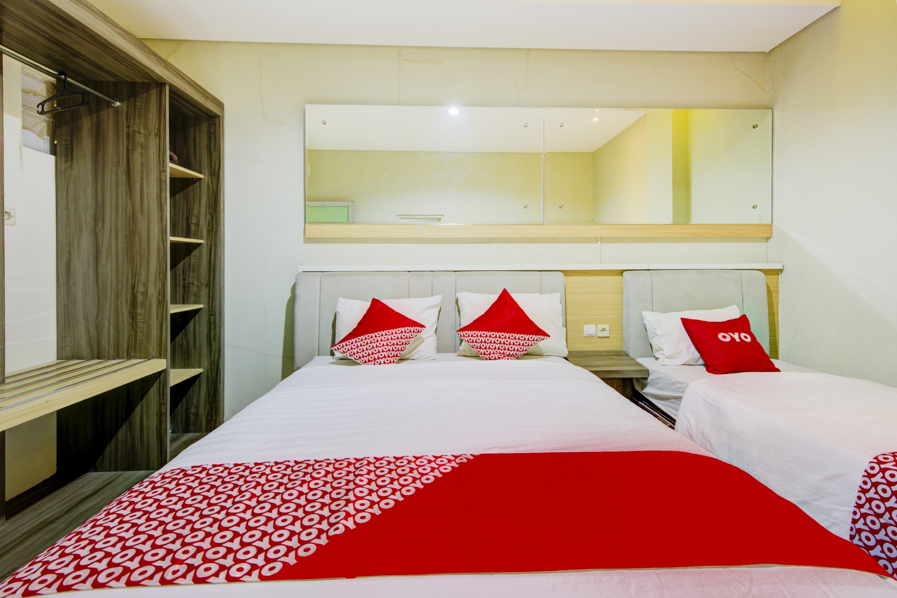 Deluxe, Twin Beds