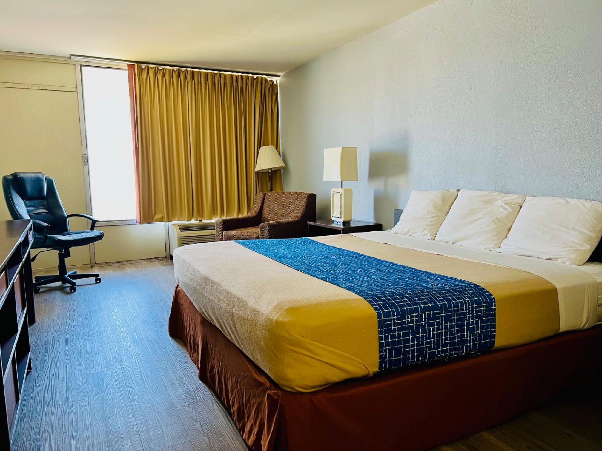 Travelodge by Wyndham Carlisle North 12/33