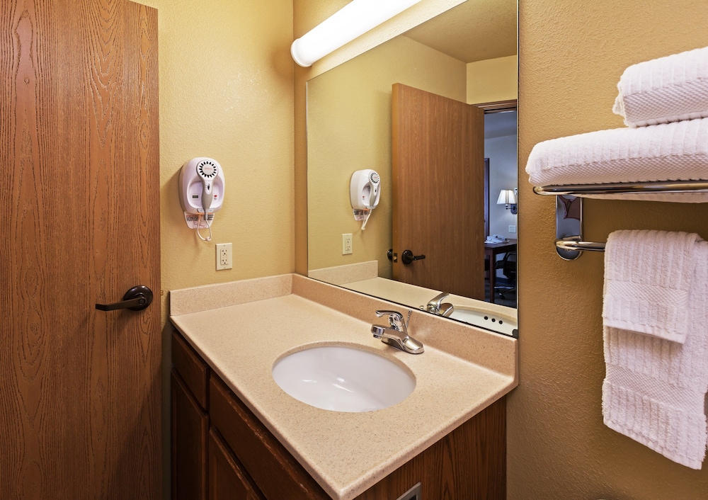 Candlewood Suites St. Robert 19/44