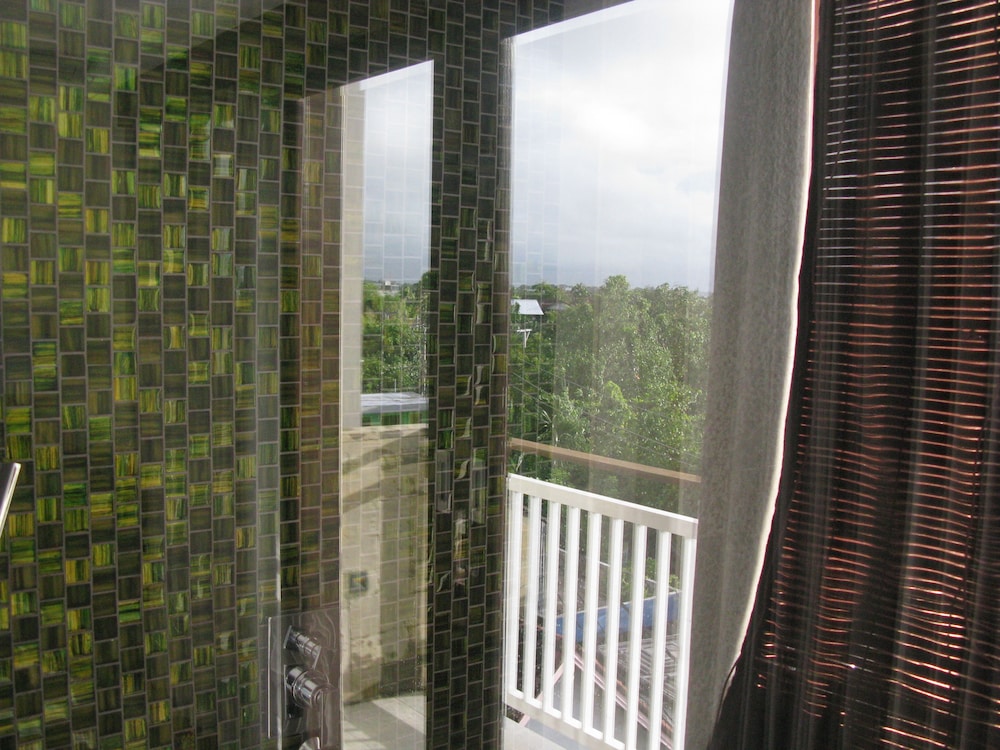 Anshel Hotel 45/45