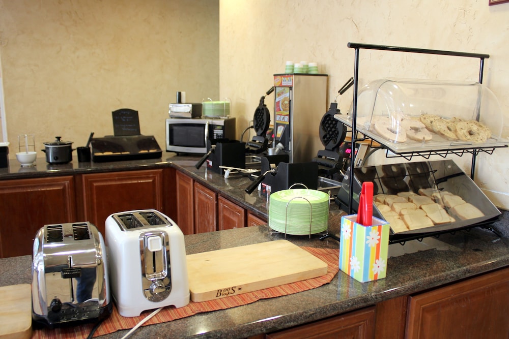 Best Western Lubbock West Inn and Suites photo2