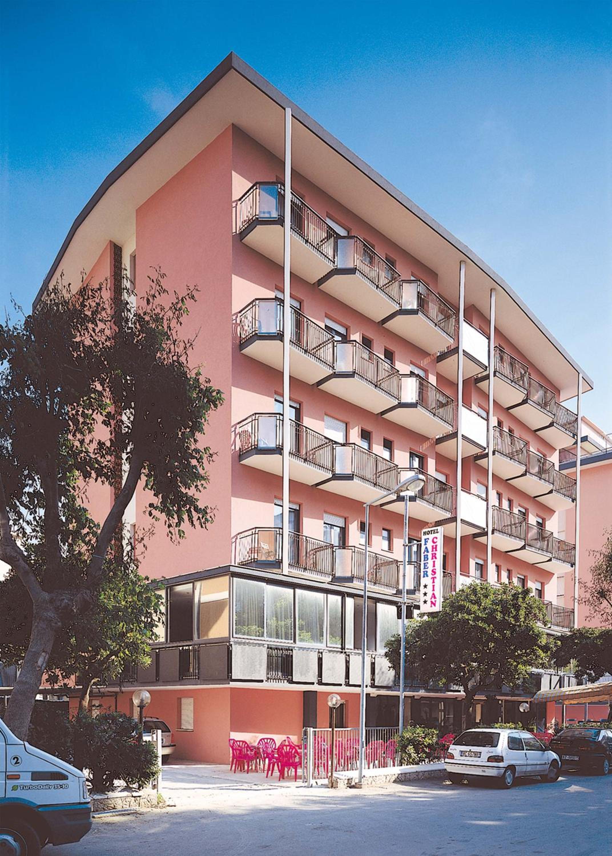 Christian Hotel 1/50