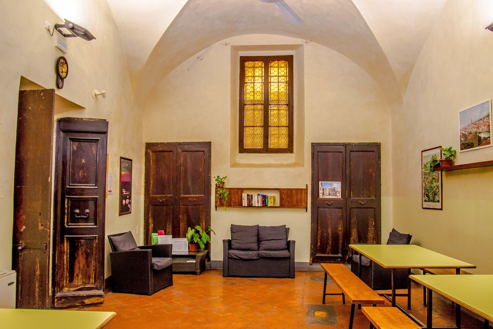 Hostel Santa Monaca 35/50