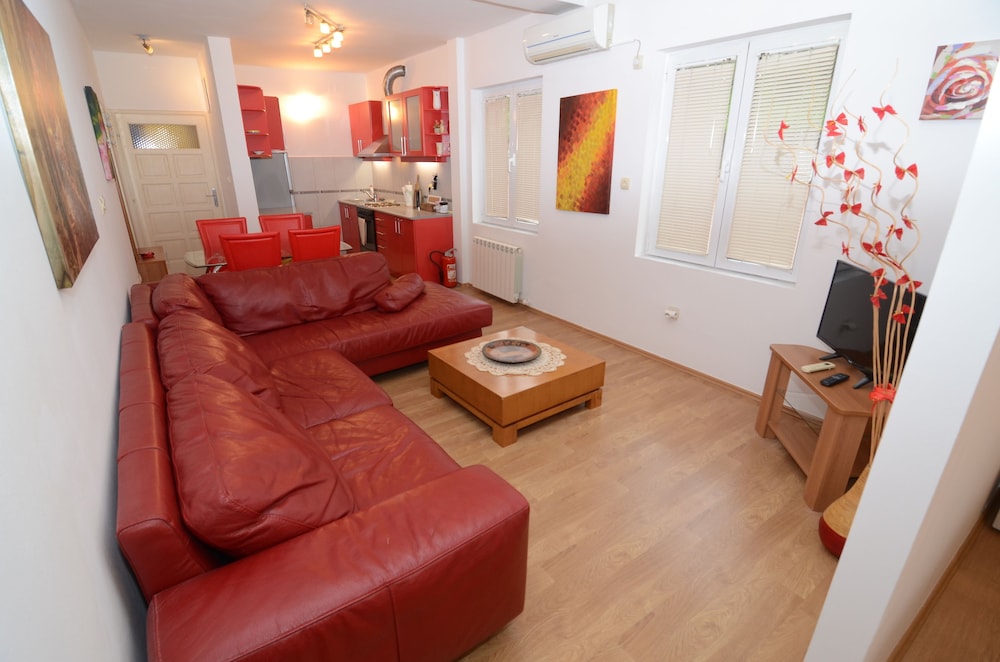 Maritimo Apartments 24/50