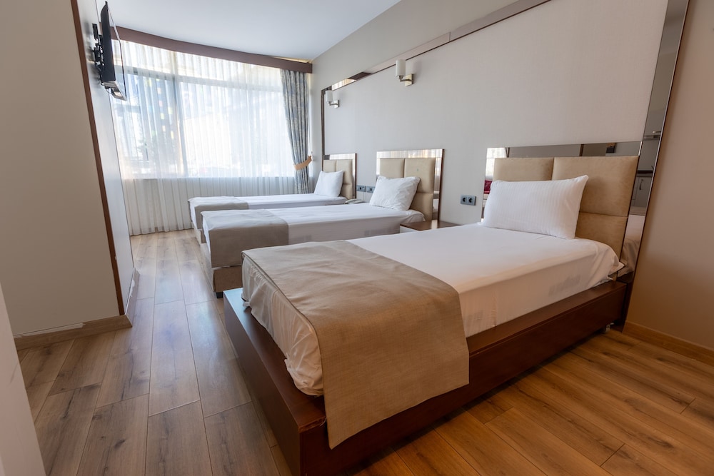 Asia Business Suites 18/50