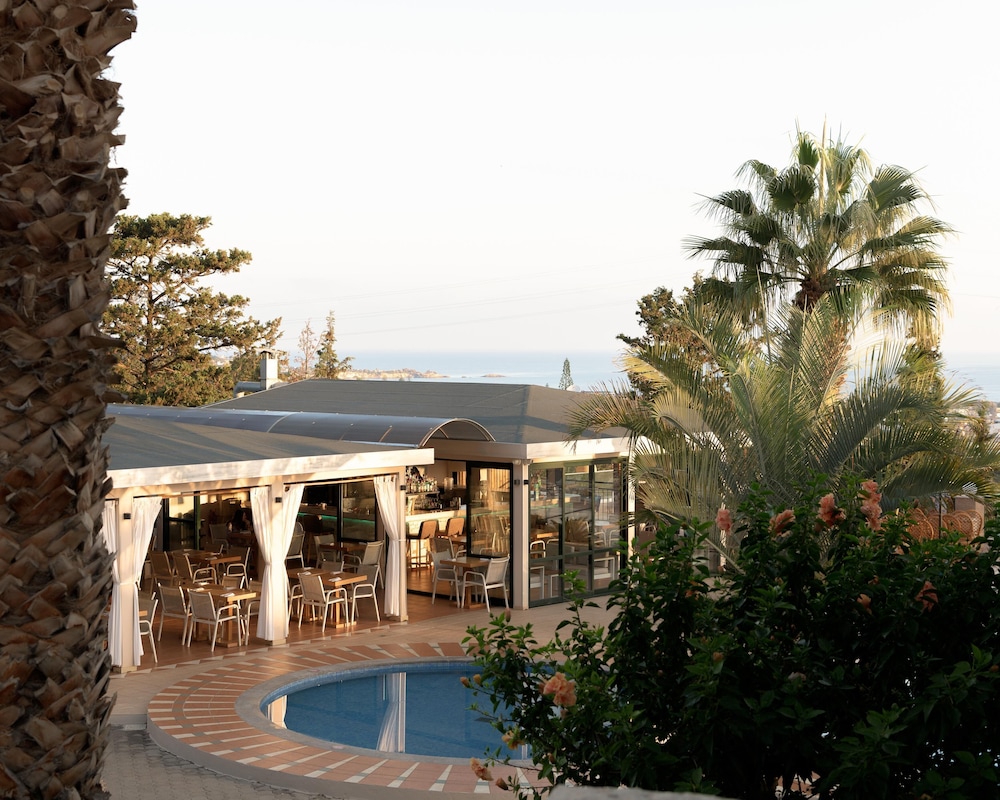 Asterias Village Resort in HERSONISSOS