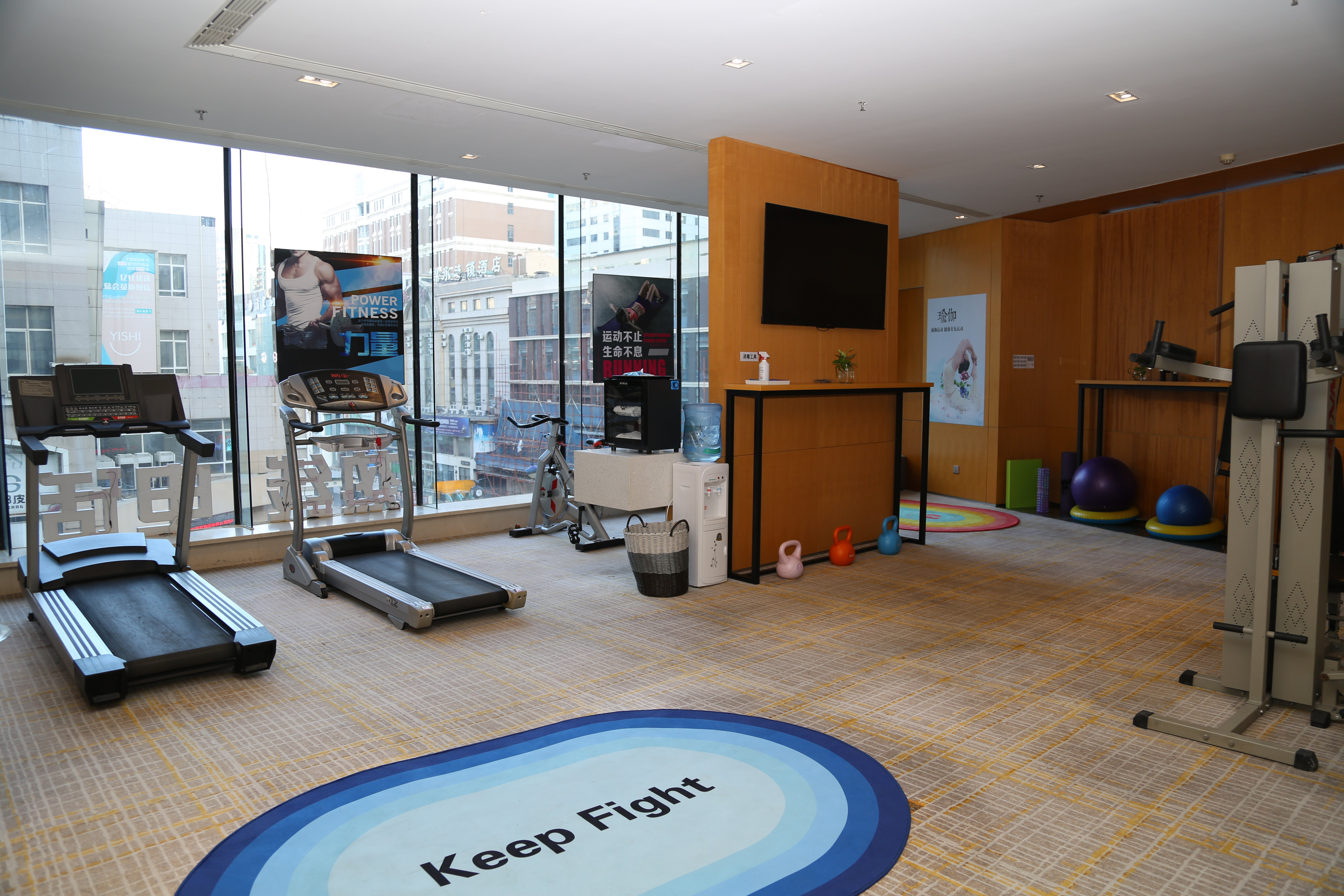 Holiday Inn Express Dalian City Center 25/50