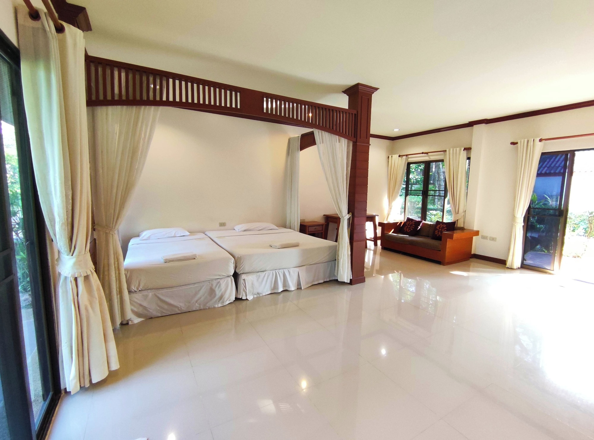 بنغل بسرير كوين وسرير فردي، Thara Cholapruek Resort 2/3