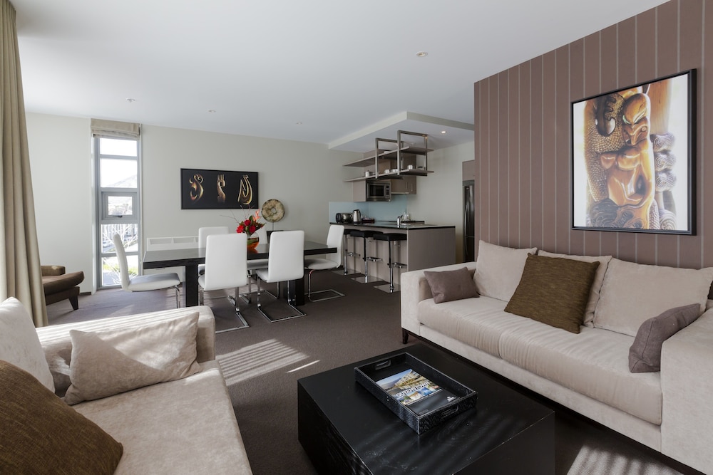 QUEENSTOWN VILLAGE APARTMENTS 29/54