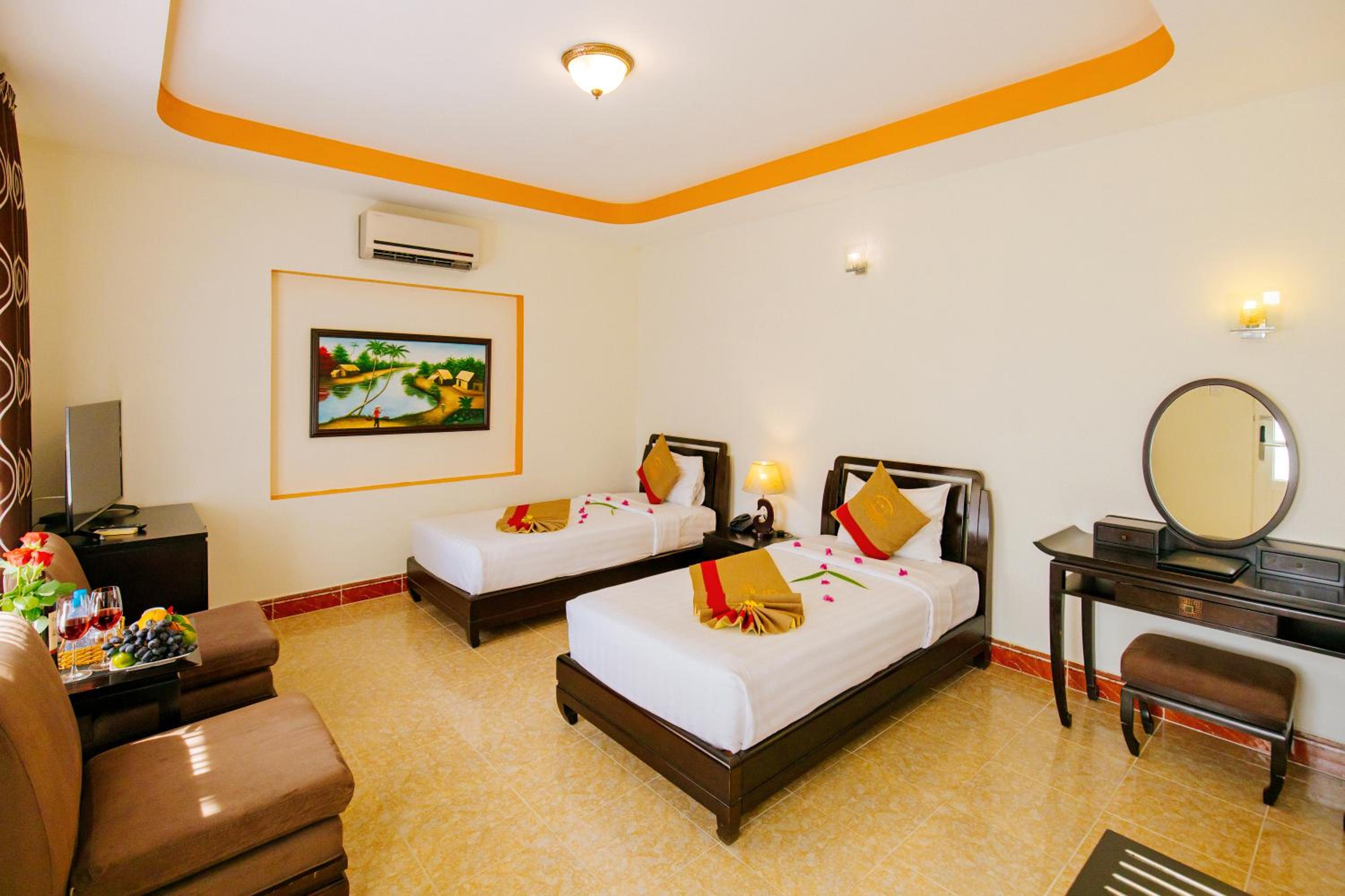 Deluxe, Double or Twin Bed